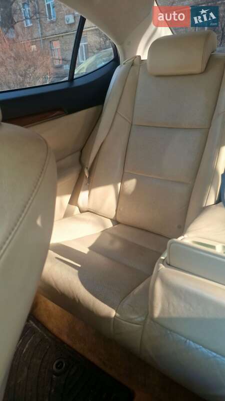 Седан Lexus ES 2013 в Києві