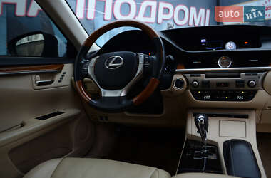 Седан Lexus ES 2013 в Києві