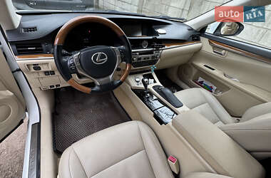 Седан Lexus ES 2013 в 