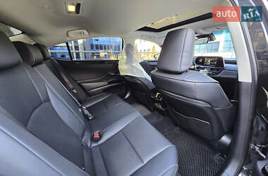 Седан Lexus ES 2021 в 