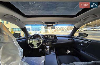 Седан Lexus ES 2021 в 