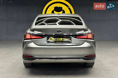 Седан Lexus ES 2022 в 