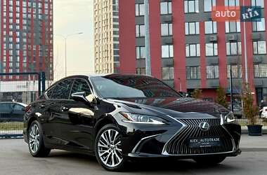 Lexus ES 2019