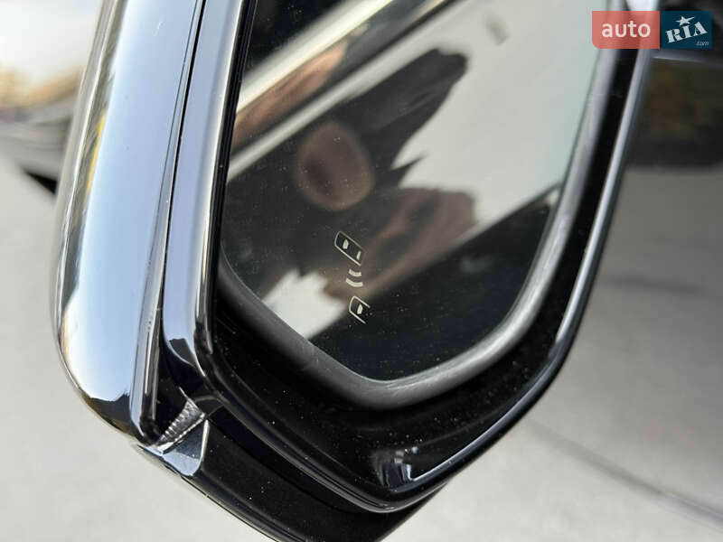 Седан Lexus ES 2019 в Киеве