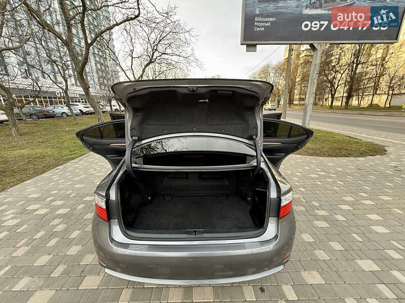 Седан Lexus ES 2013 в Одесі фото 85 Седан Lexus ES 2013 в Одесі