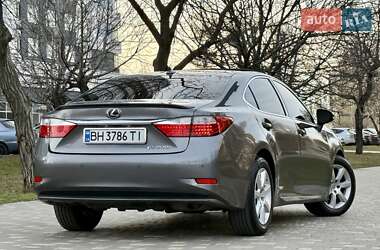 Седан Lexus ES 2013 в Одесі