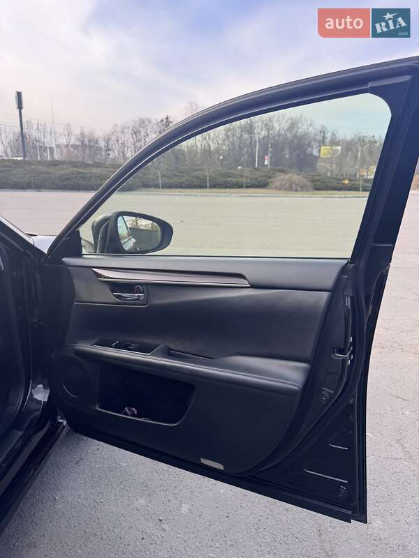 Седан Lexus ES 2015 в Умани