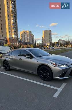 Седан Lexus ES 2023 в Киеве