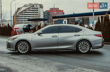 Lexus ES 2022