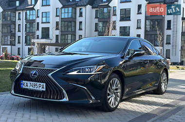 Седан Lexus ES 2018 в 