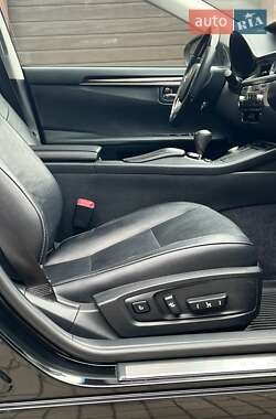Седан Lexus ES 2014 в Киеве