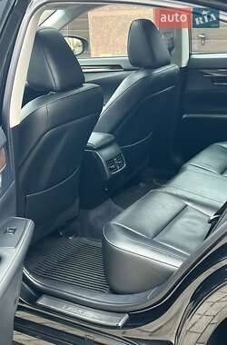 Седан Lexus ES 2014 в Киеве