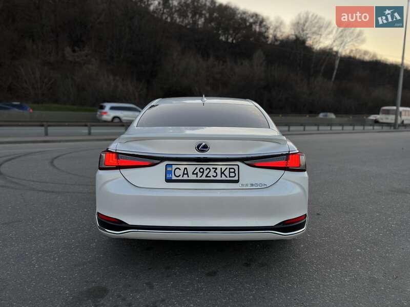 Седан Lexus ES 2021 в Киеве