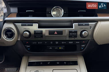 Седан Lexus ES 2015 в Киеве