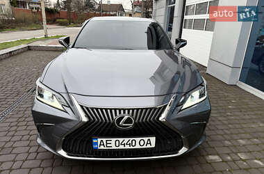Седан Lexus ES 2018 в Дніпрі