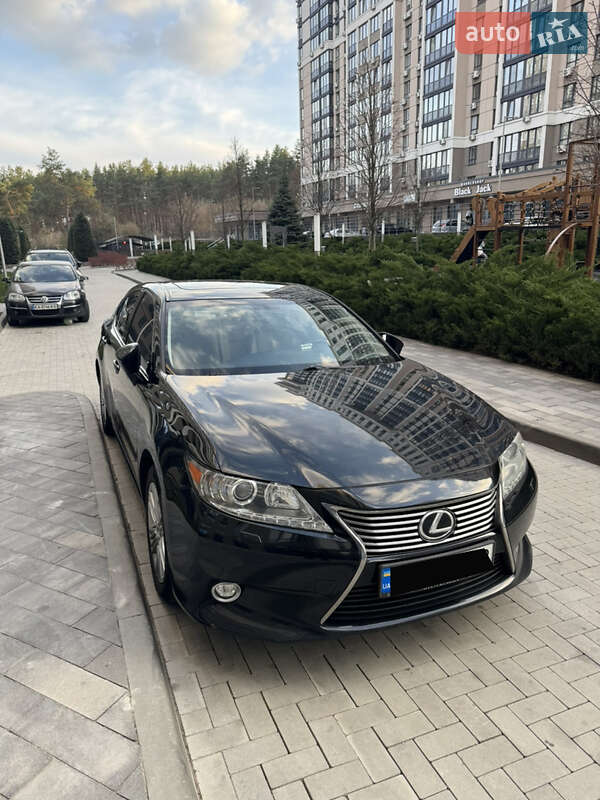 Седан Lexus ES 2014 в Києві