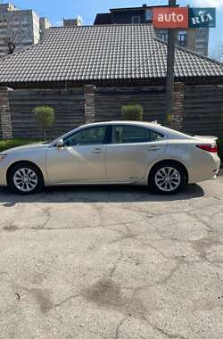 Седан Lexus ES 2014 в Дніпрі