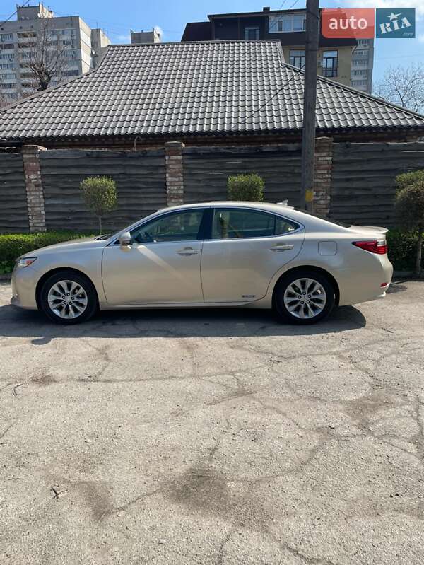 Седан Lexus ES 2014 в Днепре