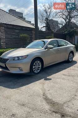 Седан Lexus ES 2014 в Дніпрі