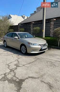 Седан Lexus ES 2014 в Дніпрі