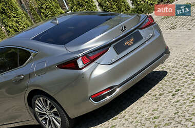 Седан Lexus ES 2020 в 