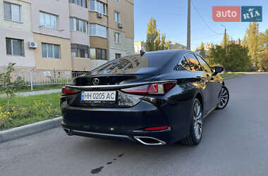 Седан Lexus ES 2019 в 