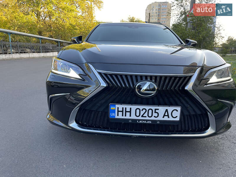 Седан Lexus ES 2019 в Николаеве