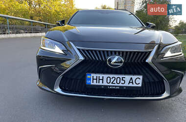 Седан Lexus ES 2019 в 