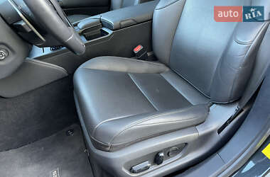 Седан Lexus ES 2019 в 