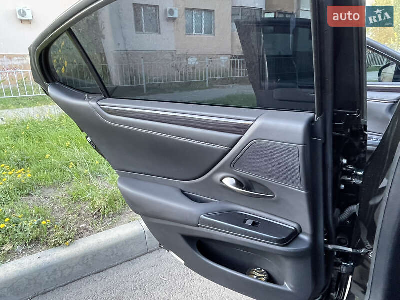 Седан Lexus ES 2019 в Николаеве