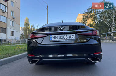 Седан Lexus ES 2019 в 