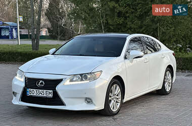 Седан Lexus ES 2013 в Лубнах