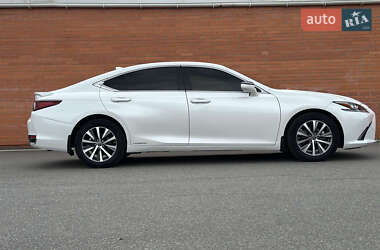 Седан Lexus ES 2021 в Киеве