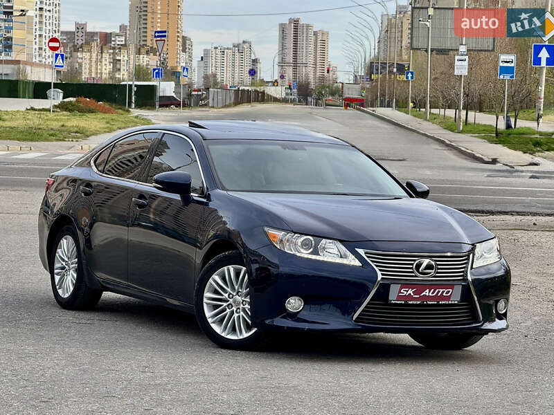 Седан Lexus ES 2013 в Киеве