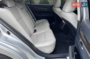 Седан Lexus ES 2018 в 