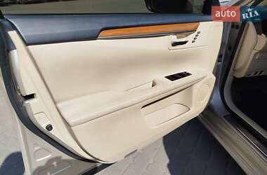 Седан Lexus ES 2015 в 