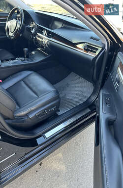 Седан Lexus ES 2015 в 
