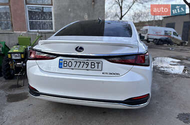 Седан Lexus ES 2018 в 