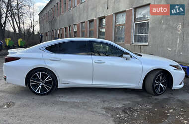 Седан Lexus ES 2018 в 