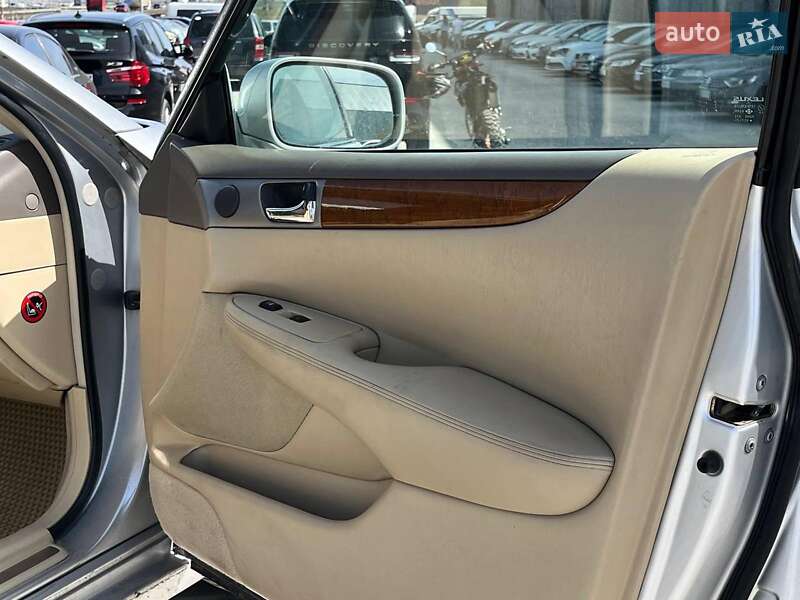 Седан Lexus ES 2004 в Львове