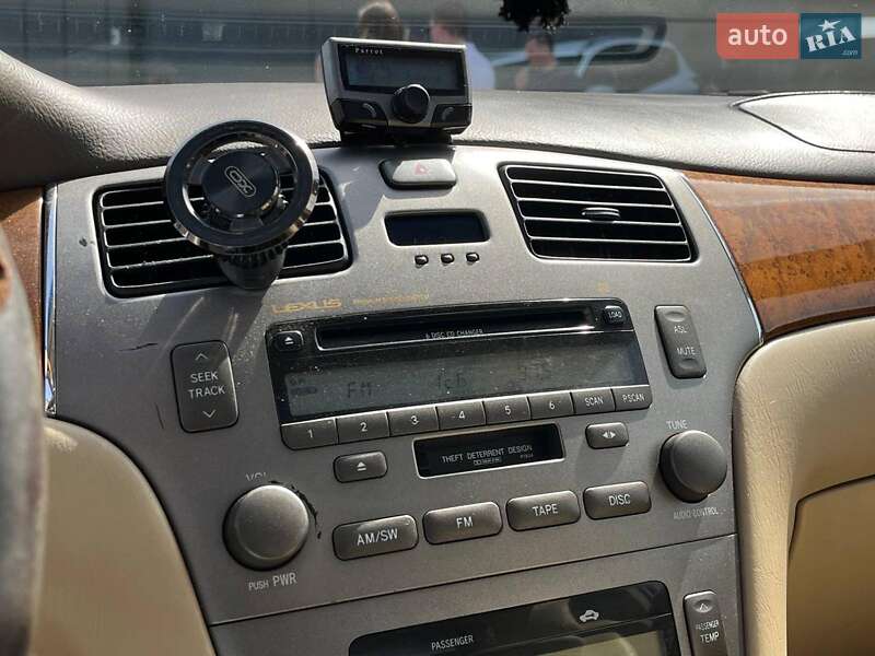 Седан Lexus ES 2004 в Львове