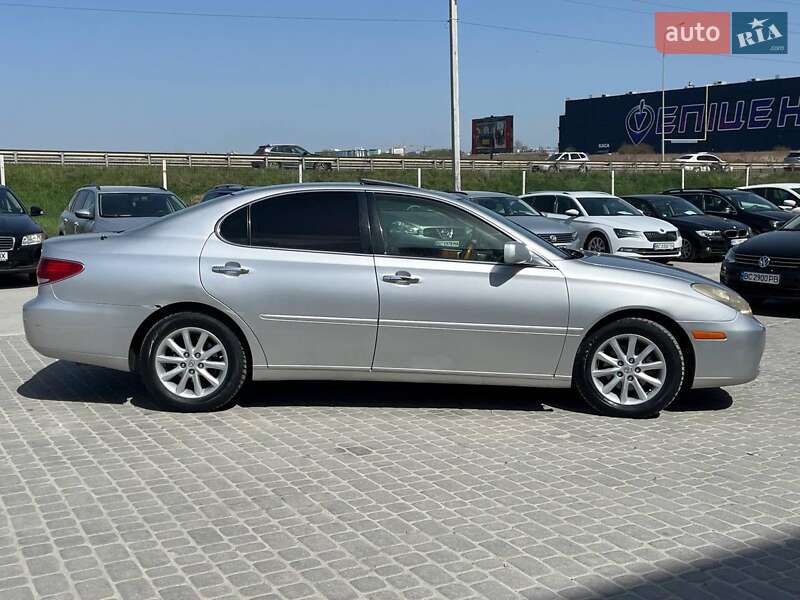 Седан Lexus ES 2004 в Львове
