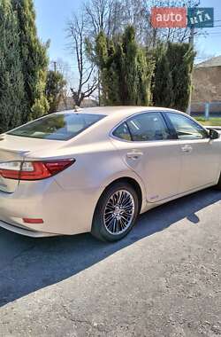 Седан Lexus ES 2012 в 