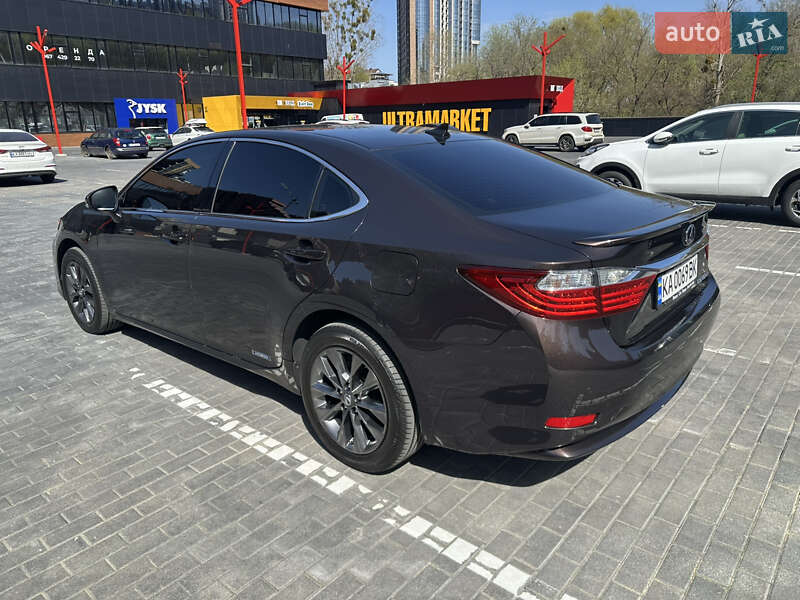 Седан Lexus ES 2012 в Киеве