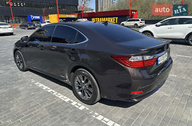 Седан Lexus ES 2012 в 