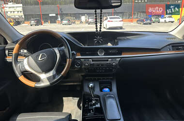 Седан Lexus ES 2012 в 