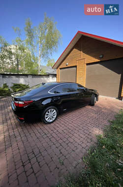 Седан Lexus ES 2015 в 