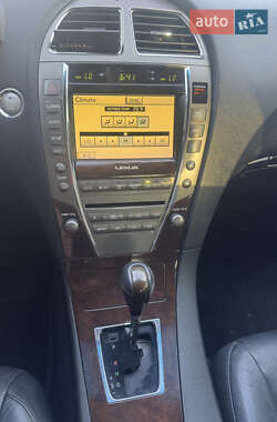 Седан Lexus ES 2011 в 
