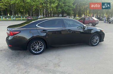 Седан Lexus ES 2018 в 