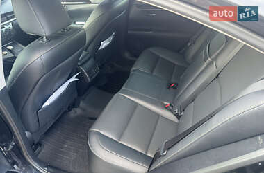 Седан Lexus ES 2018 в 